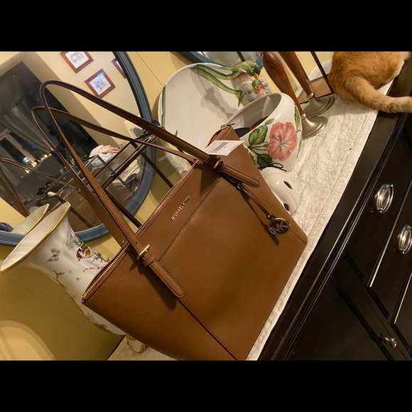 Authentic Michael Kors Large tote - Picture 2 of 11